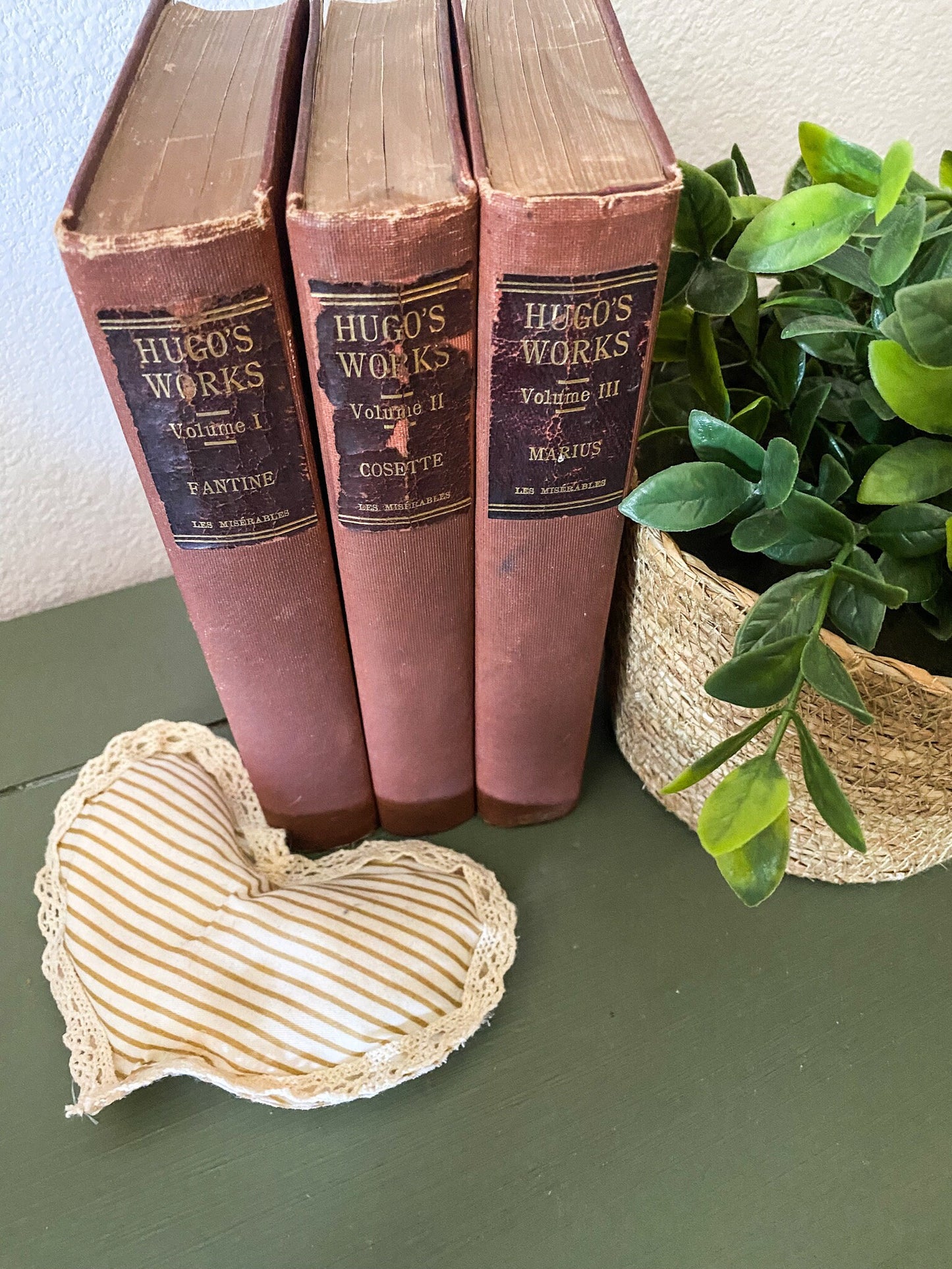 Victor Hugo, Les Miserables, 3 Volumes