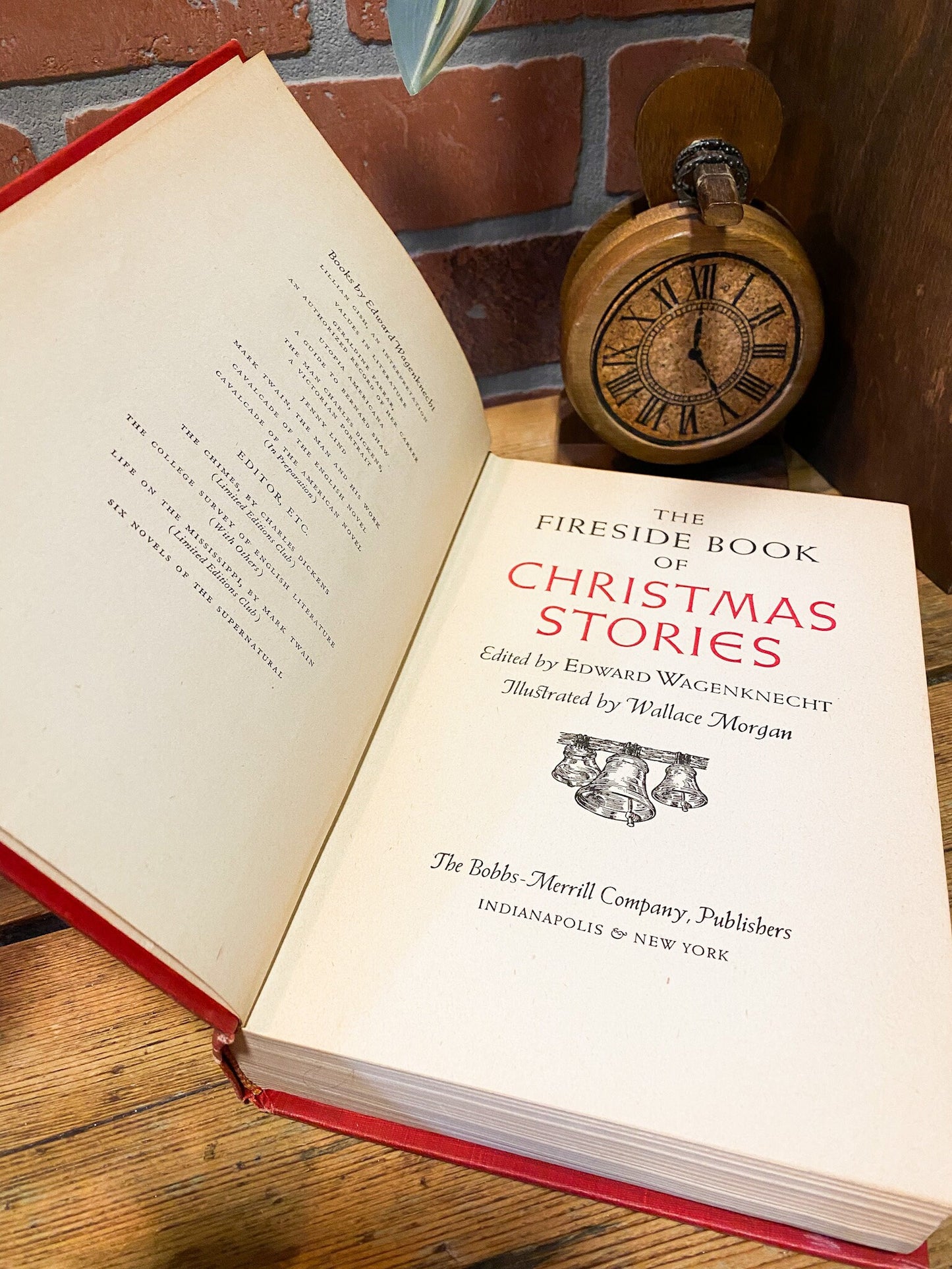 The Fireside Book of Christmas Stories